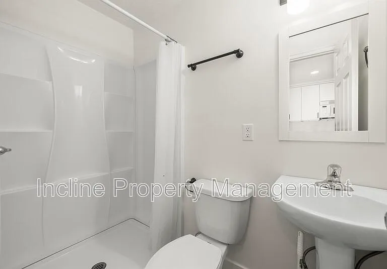 706 N 900 E — Photo 10