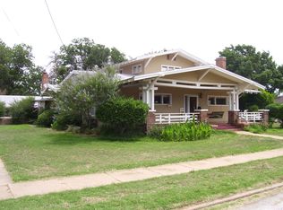 702 E Wichita St, Henrietta, TX 76365