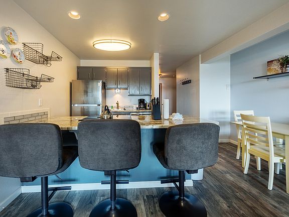 5th image of 1000 SE Bay Blvd #454-455