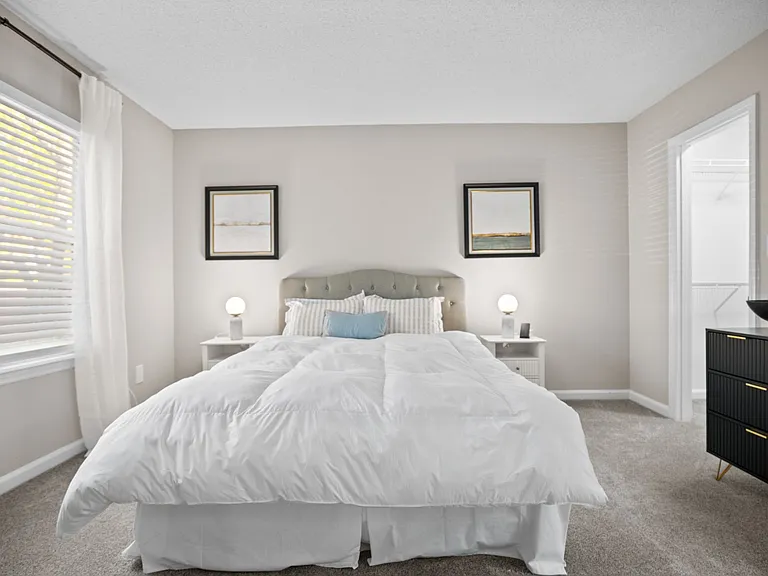 Northlake Apartments — Photo 8