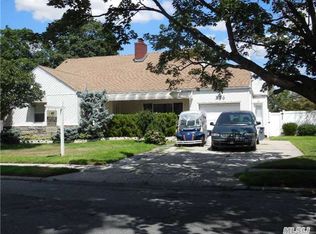 376 Church Ave, Cedarhurst, NY 11516