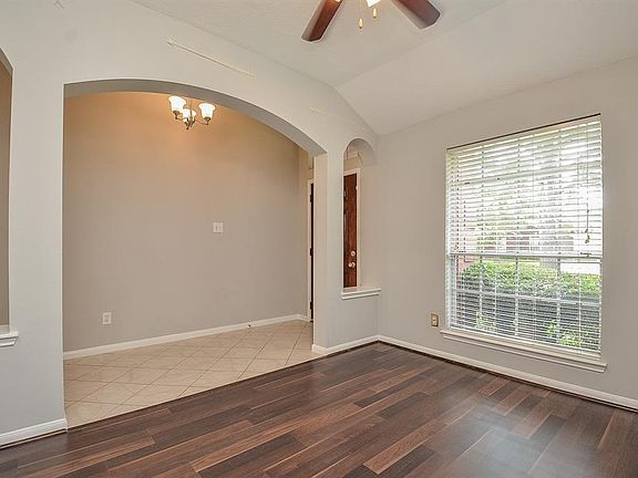 5th image of 17014 Canterbury Green Ln