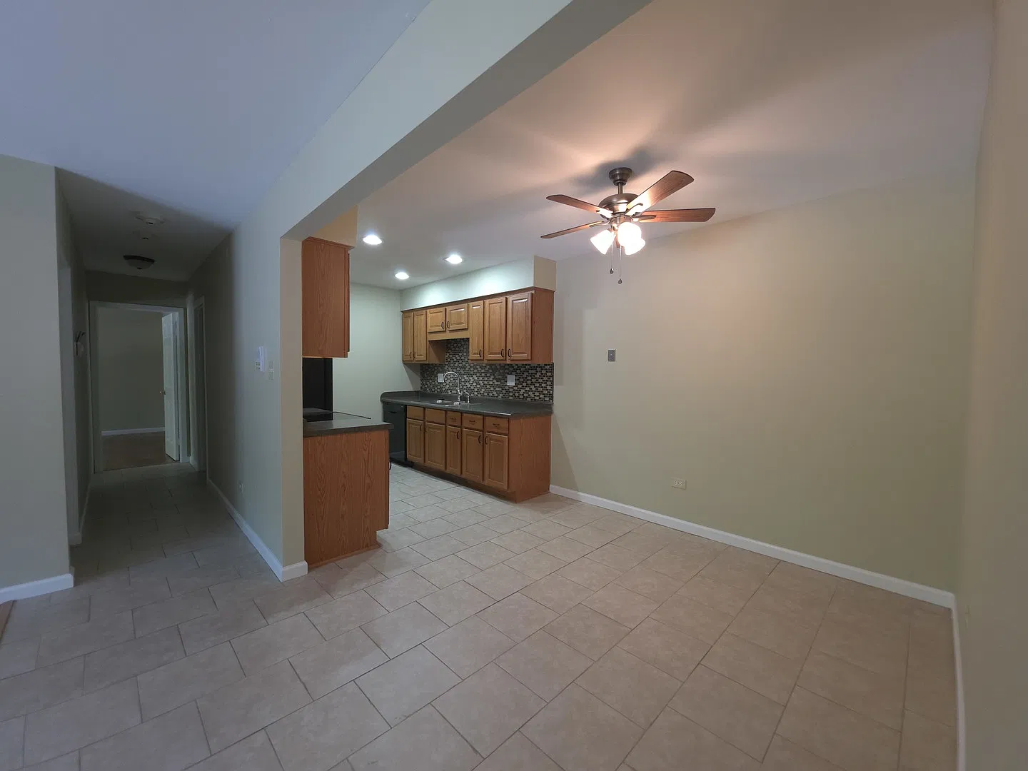 2 bed, 1100 sqft, $1,795 — Photo 3