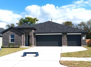 135 Wildflower Ln, Dayton, TX 77535