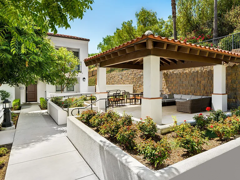 Santa Barbara At Chino Hills — Photo 33