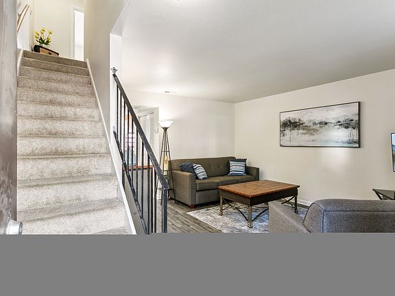 4th image of 626 Chelsea Pl #656B