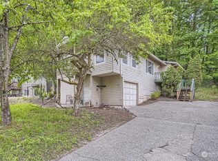 6935 24th Ave SW, Seattle, WA 98106