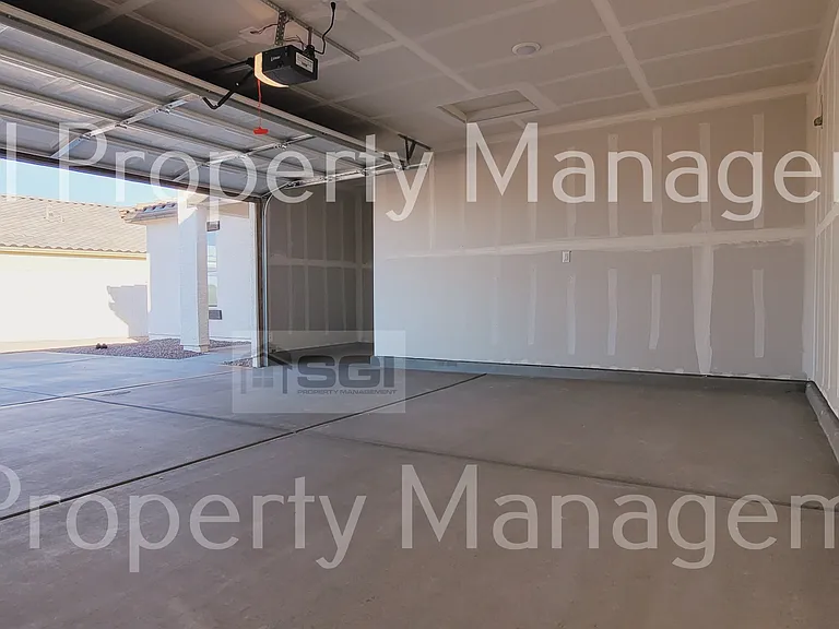 2025 E Velvet Pl — Photo 31