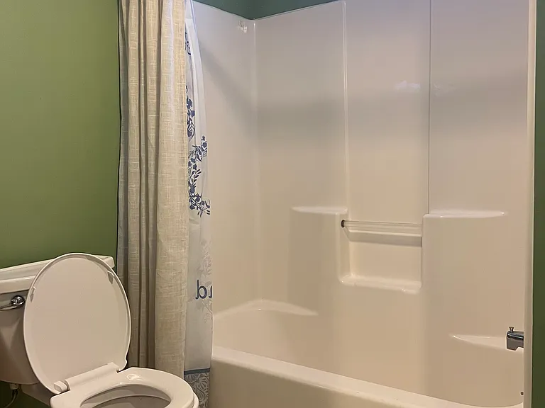E13 Stonehedge Dr — Photo 17
