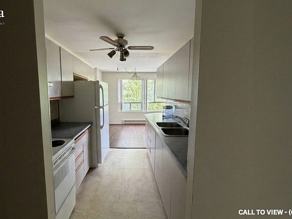 3rd image of 65 Highland Cres #306