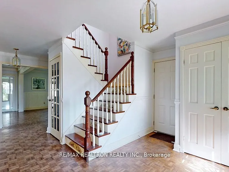 38 Chant Cres — Photo 17
