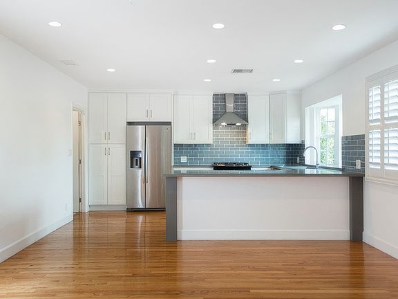 4th image of 2404 Boone Ave