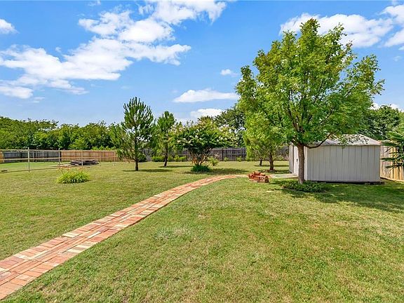 4th image of 337 Lockwood Ln