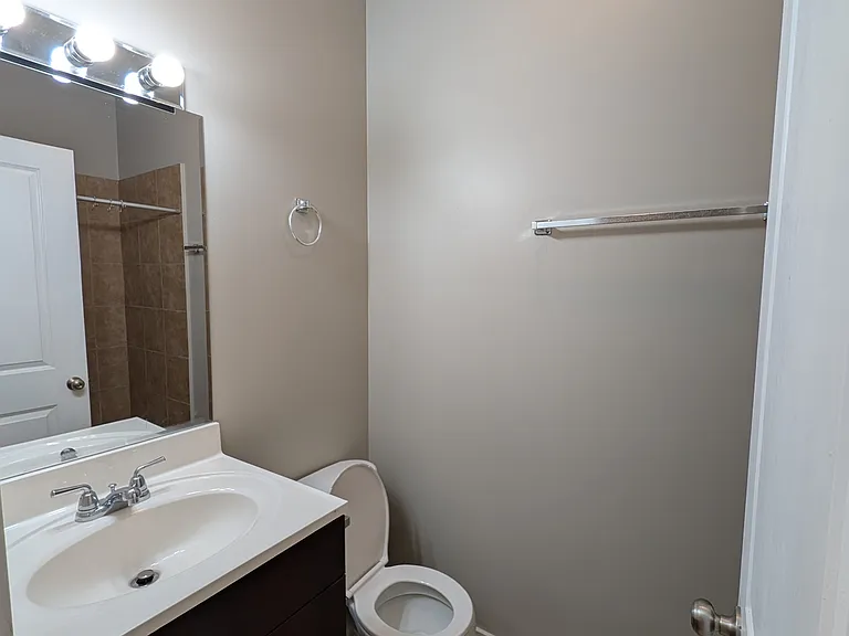 1463 W Huron St #1F — Photo 7