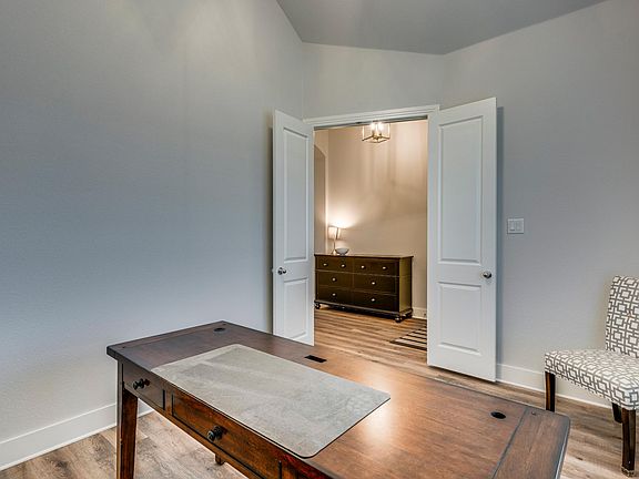 5th image of 4214 Loophook Ln