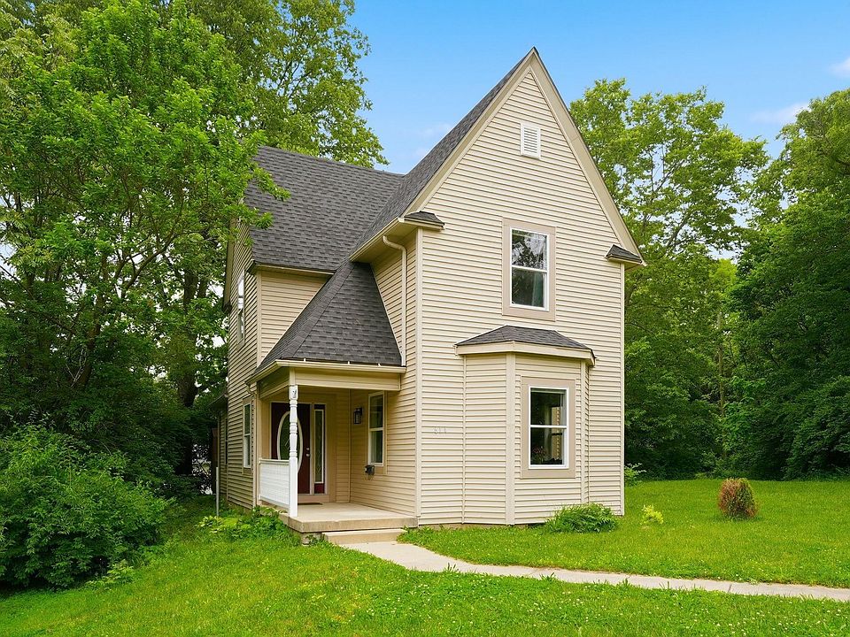 1st image of 614 Romig St