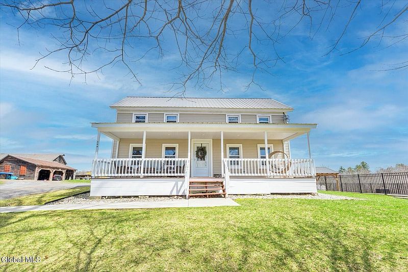 3rd image of 344 Fortsville Road