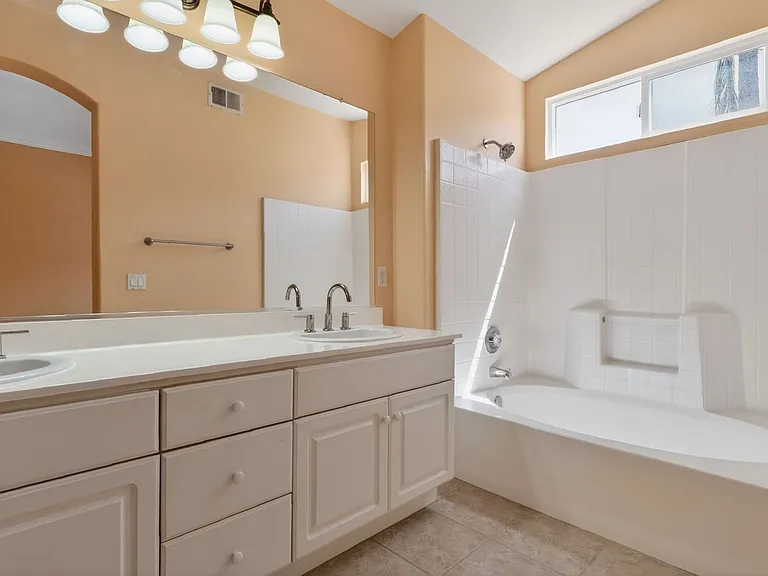 10009 Kika Ct — Photo 15