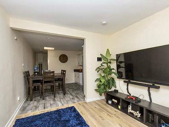 5th image of 921-923 W 83rd St
