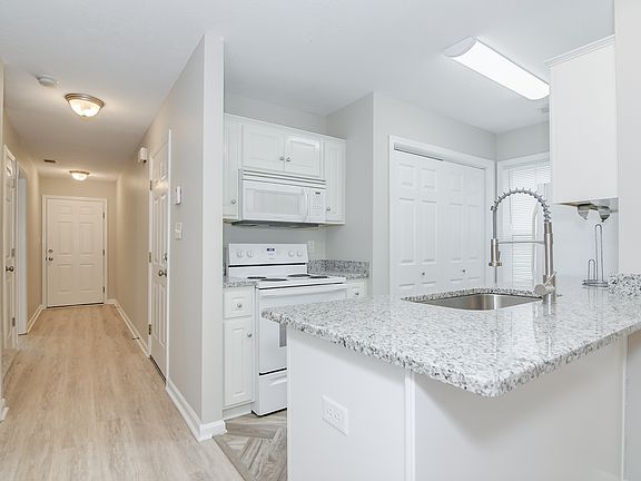 5th image of 448 Northrop Pl #1