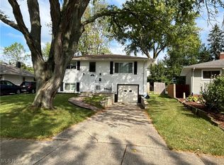 355 Erieview Blvd, Sheffield Lake, OH