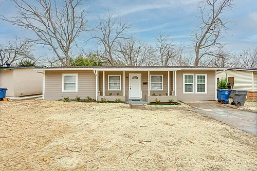 2518 Winthrop Dr Photo 1
