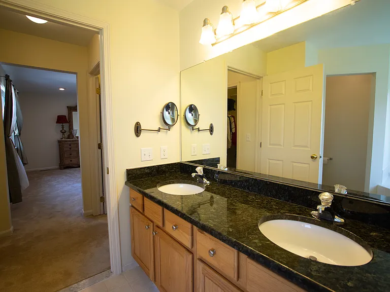 366 Sedgewood Ln — Photo 43
