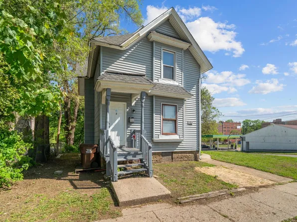 928 8th Ave, Rockford, IL 61104