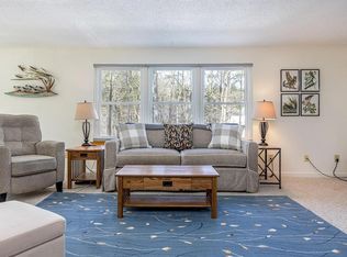 51 Woodland Rd APT 4, Cape Elizabeth, ME 04107