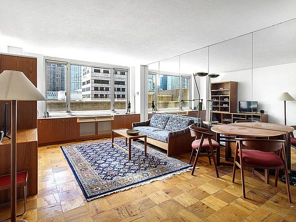2nd image of 130 W 67th St APT 11D