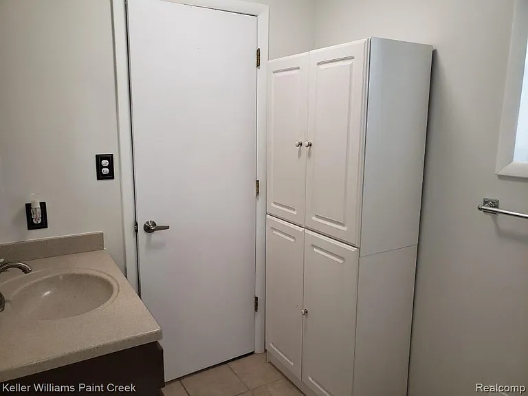 3136 Kilmer Dr — Photo 43