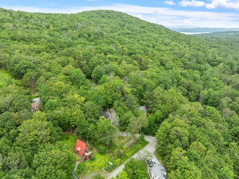 Hilltop Dr — Photo 41