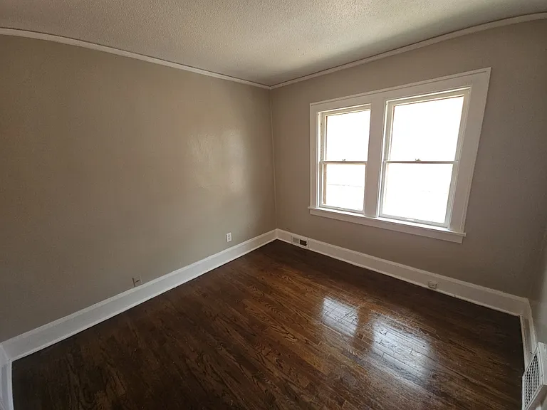 1313 Evelyn St #2 — Photo 6