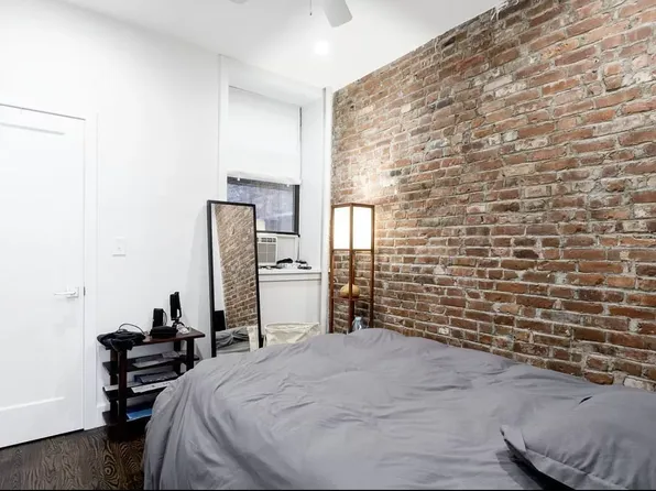 119 West 15th Street image 3 of 5