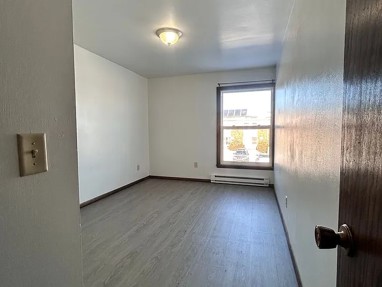 910 Richard Dr — Photo 5