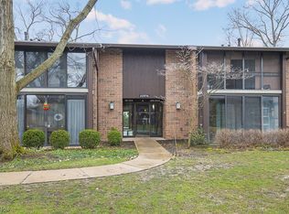 22976 Maple Ridge Rd UNIT 203, North Olmsted, OH 44070