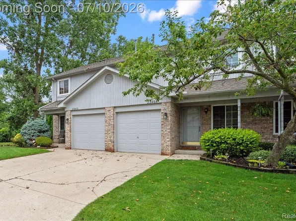23464 Boller Ct, Trenton, MI 48183