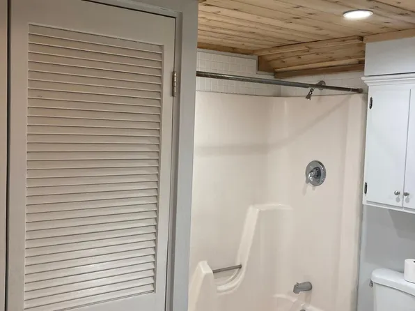 39140 Detroit Rd, Avon, OH 44011