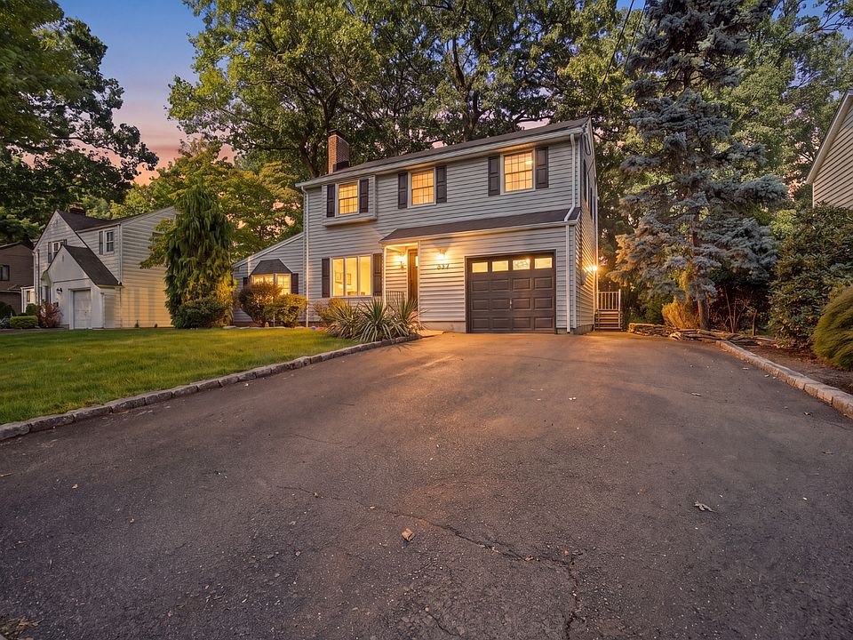 1st image of 557 Monroe Ct