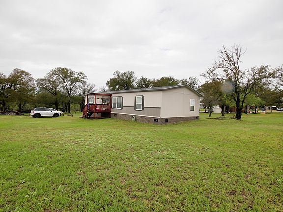 2nd image of 815 W Lampasas
