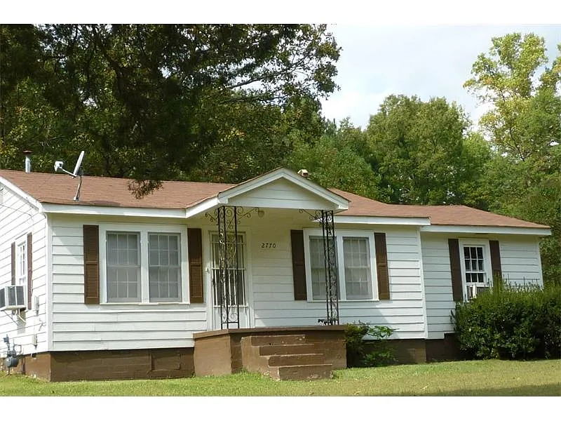 2770 Hicks Rd SW photo 1
