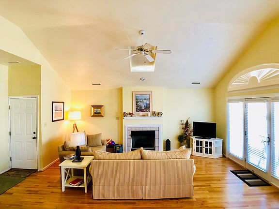5th image of 4815 Asbury Ave #2