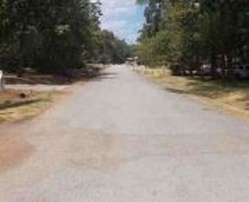 2nd image of 205 Valley Dr