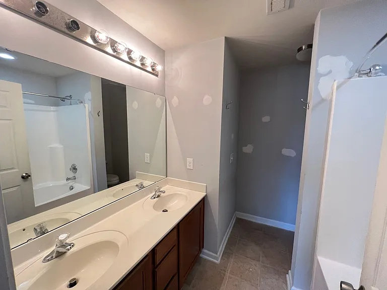 215 Dove Cottage Ln — Photo 24