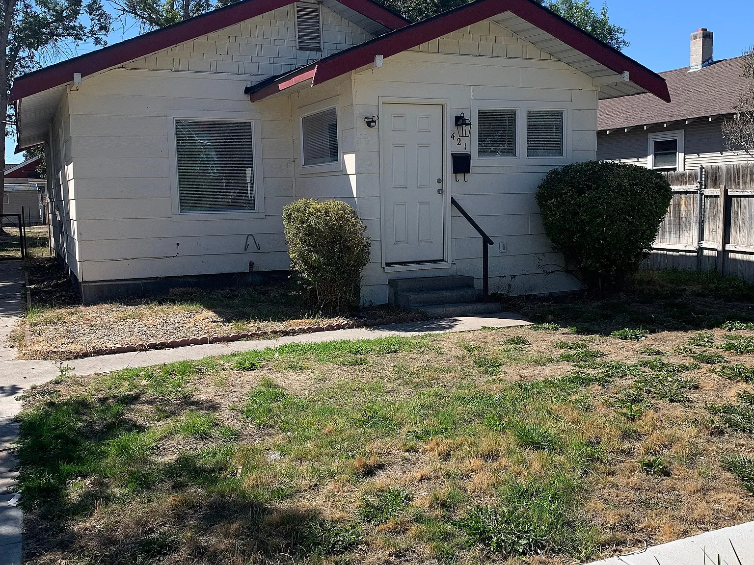 421 Ash St — Photo 2