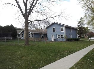 835 Eden Dr, Schaumburg, IL 60195