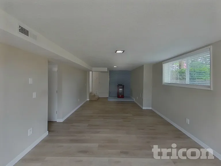 4201 NE 51st St — Photo 20