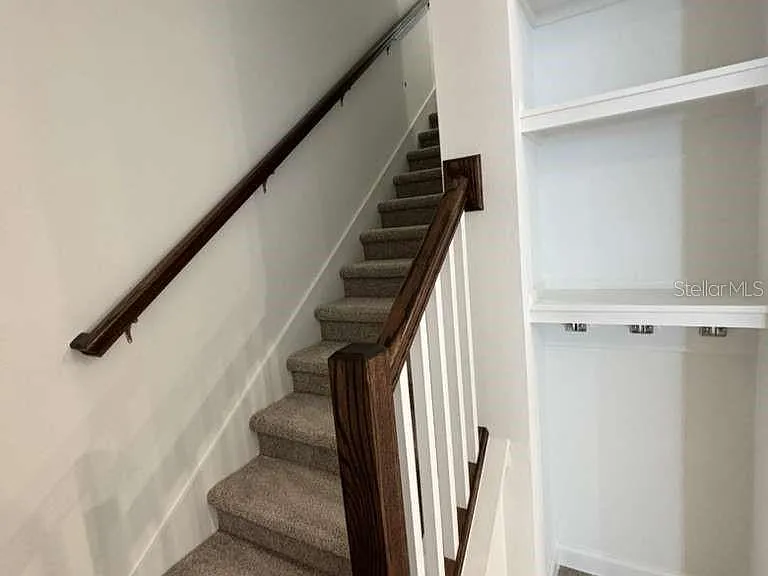 9872 Walkway Dr — Photo 8