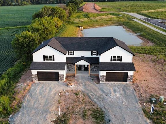 3rd image of 2601 Saint Thomas Ln #2