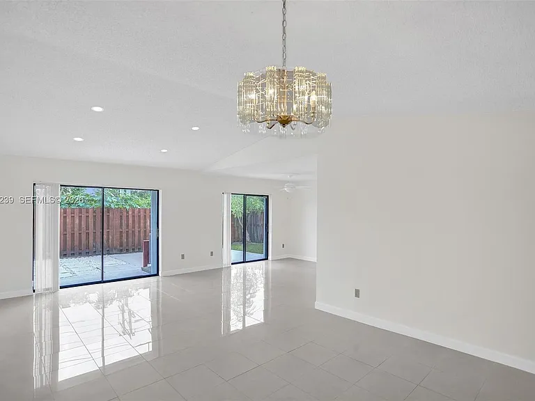 11529 SW 133rd Ter — Photo 10